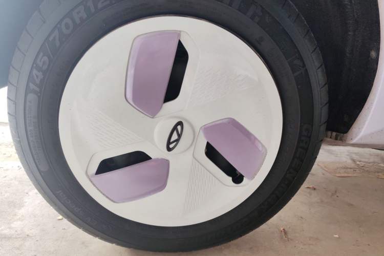 Used Chery QQ Ice Cream 2022 170km Sundae Phosphate Lithium-Ion Right Rear Wheel Hub