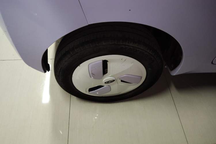 Used Chery QQ Ice Cream 2022 120km Conical Shape Lithium Iron Phosphate Right Rear Wheel Hub