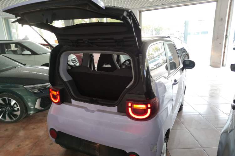Used Chery QQ Ice Cream 2022 170km Sundae Phosphate Lithium-Ion Trunk