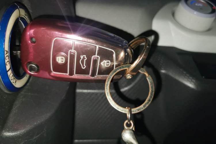 Used Chery QQ Ice Cream 2022 170km Sundae Phosphate Lithium-Ion Vehicle Key
