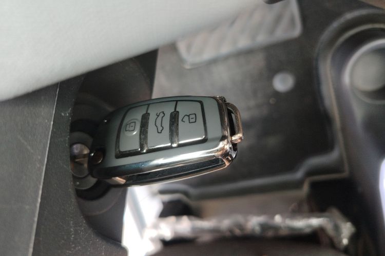 Used Chery QQ Ice Cream 2022 120km Conical Shape Lithium Iron Phosphate Vehicle Key