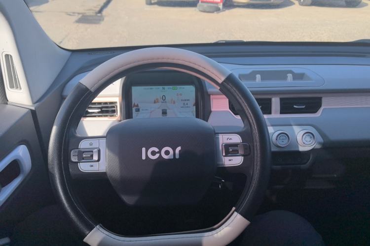 Used Chery QQ Ice Cream 2022 170km Sundae Phosphate Lithium-Ion Center Console