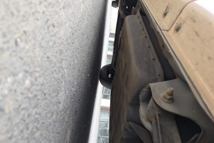 Used Chery QQ Ice Cream 2022 120km Conical Shape Lithium Iron Phosphate Chassis Rear Left