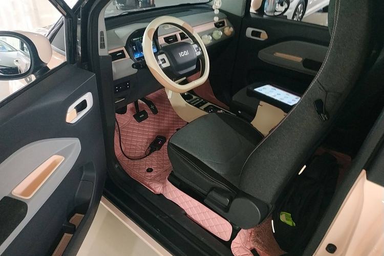 Used Chery QQ Ice Cream 2022 170km Sundae Phosphate Lithium-Ion Driver Seat