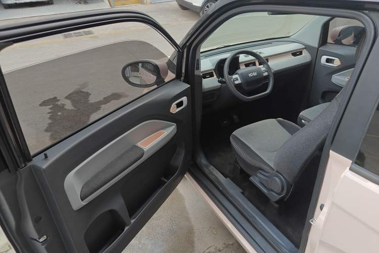 Used Chery QQ Ice Cream 2022 170km Sundae Phosphate Lithium-Ion Driver Seat