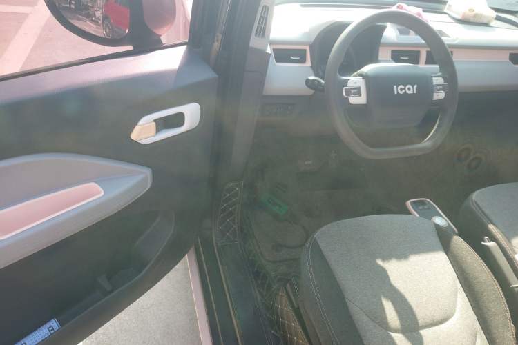 Used Chery QQ Ice Cream 2022 170km Sundae Phosphate Lithium-Ion Driver Seat