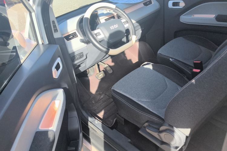 Used Chery QQ Ice Cream 2022 170km Sundae Phosphate Lithium-Ion Driver Seat