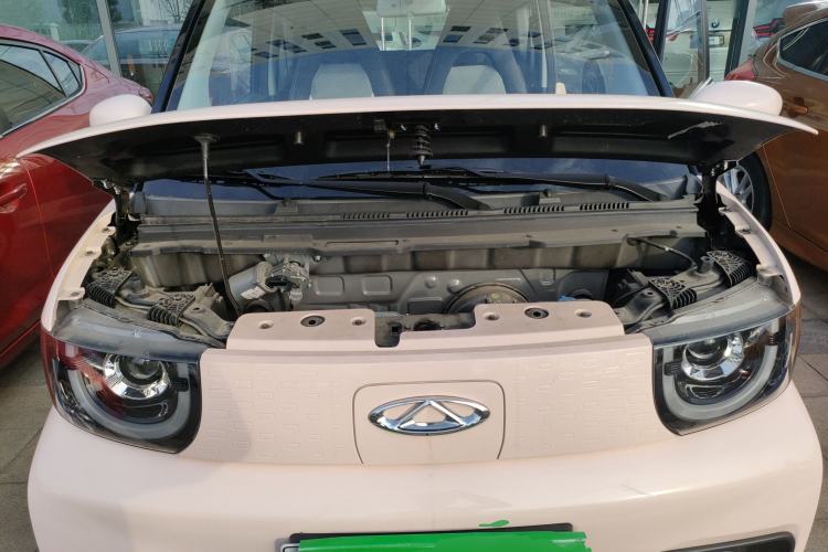 Used Chery QQ Ice Cream 2022 170km Sundae Phosphate Lithium-Ion Engine Bay