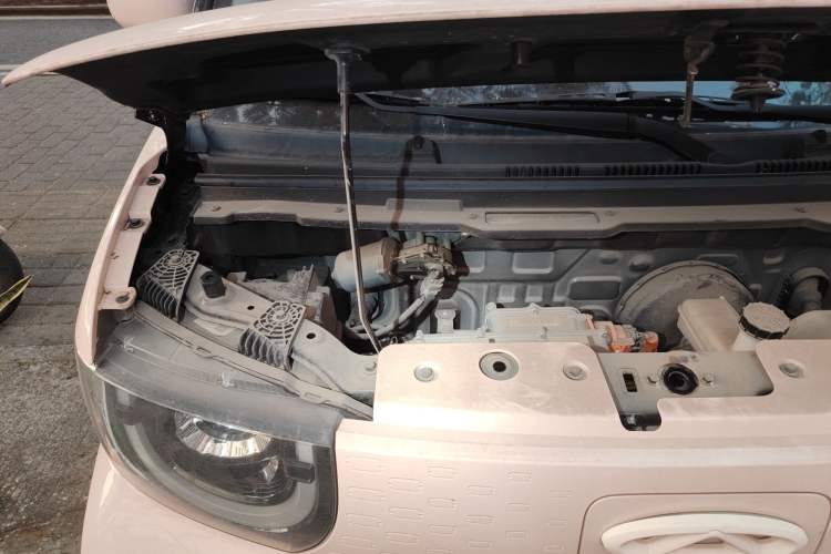 Used Chery QQ Ice Cream 2022 170km Sundae Phosphate Lithium-Ion Engine Bay Right
