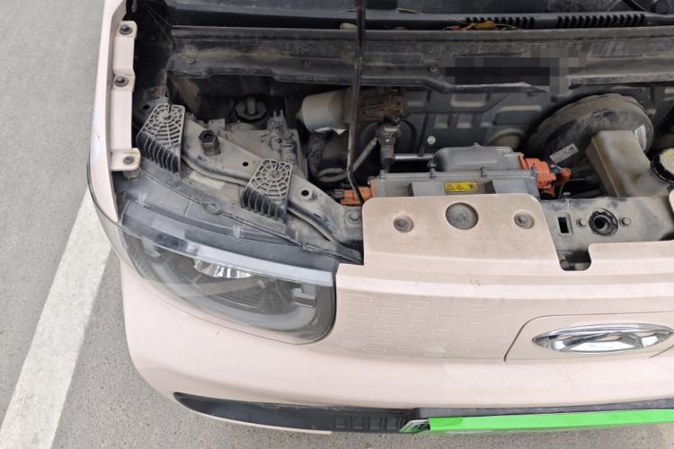 Used Chery QQ Ice Cream 2022 120km Conical Shape Lithium Iron Phosphate Engine Bay Right
