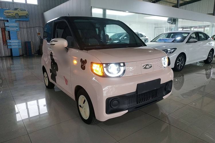 Used Chery QQ Ice Cream 2022 170km Sundae Phosphate Lithium-Ion Front Right 45 Deg