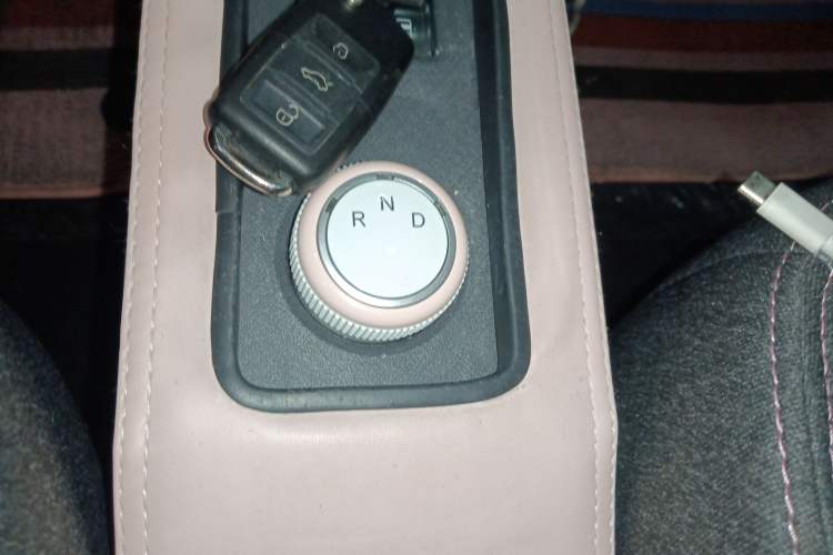 Used Chery QQ Ice Cream 2022 Taohuanxi Sweet Peach Edition Gear Lever