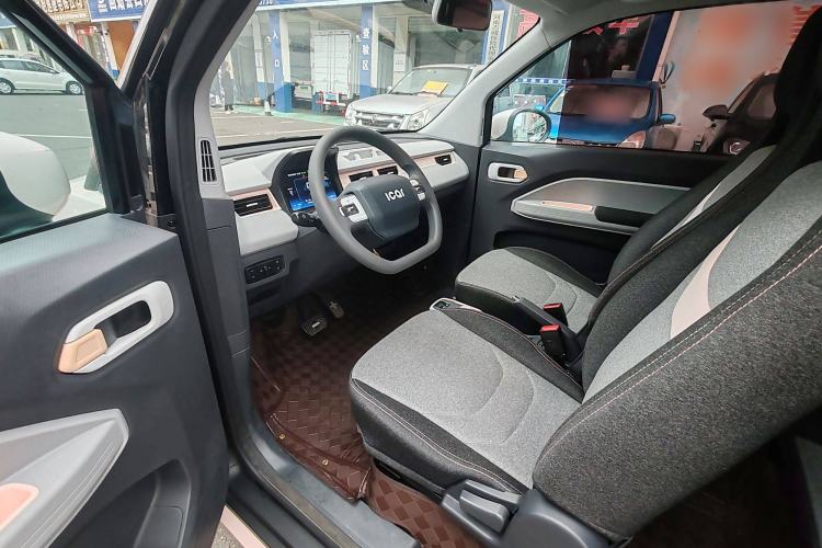 Used Chery QQ Ice Cream 2022 170km Sundae Phosphate Lithium-Ion Interior 2