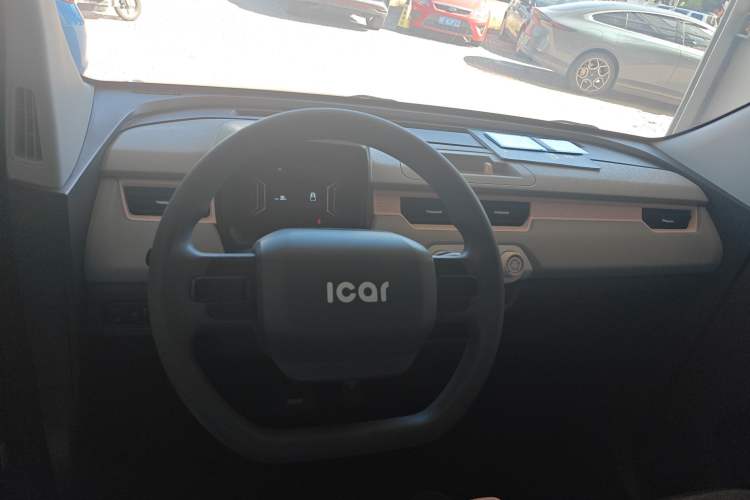 Used Chery QQ Ice Cream 2022 120km Milkshake Phosphate Lithium-Iron Interior 3