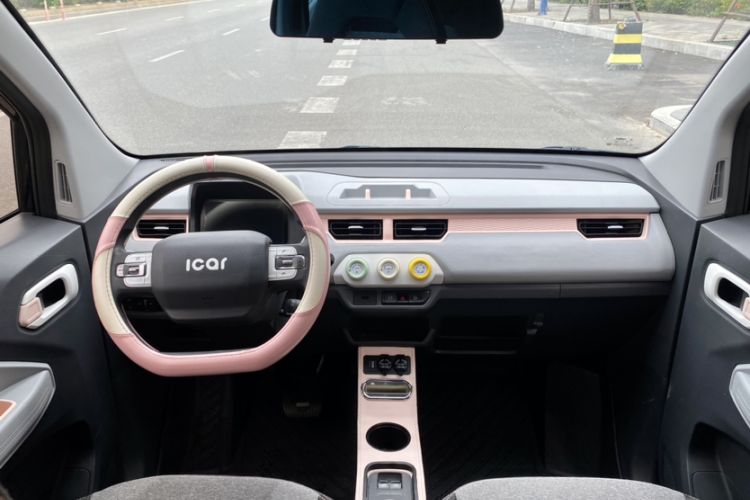 Used Chery QQ Ice Cream 2022 170km Sundae Phosphate Lithium-Ion Interior 4