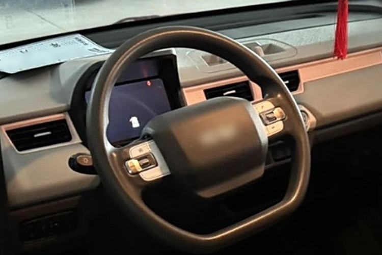 Used Chery QQ Ice Cream 2022 170km Sundae Phosphate Lithium-Ion Interior 4