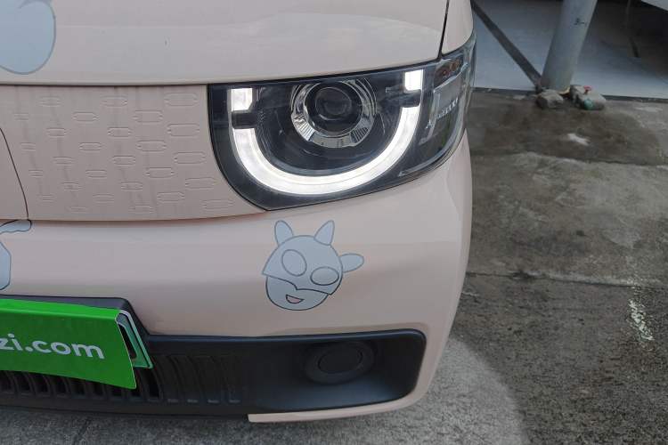 Used Chery QQ Ice Cream 2022 170km Sundae Phosphate Lithium-Ion Left Front Headlight