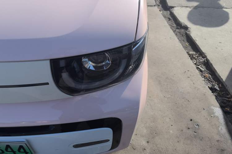 Used Chery QQ Ice Cream 2022 170km Sundae Phosphate Lithium-Ion Left Front Headlight