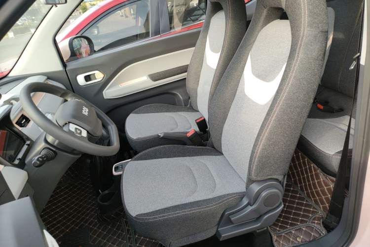Used Chery QQ Ice Cream 2022 170km Sundae Phosphate Lithium-Ion Left Front Seat