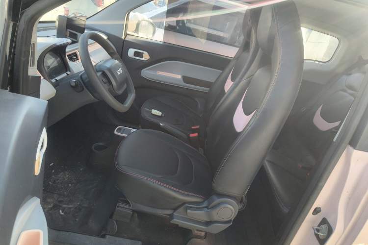 Used Chery QQ Ice Cream 2022 120km Milkshake Phosphate Lithium-Iron Left Front Seat