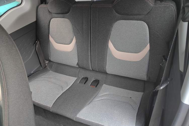 Used Chery QQ Ice Cream 2022 170km Sundae Phosphate Lithium-Ion Left Rear Seat
