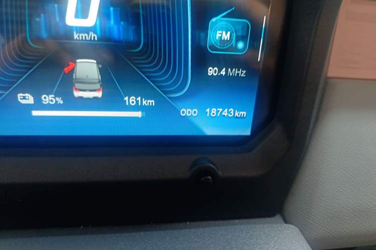 Used Chery QQ Ice Cream 2022 170km Sundae Phosphate Lithium-Ion Odometer Close Up