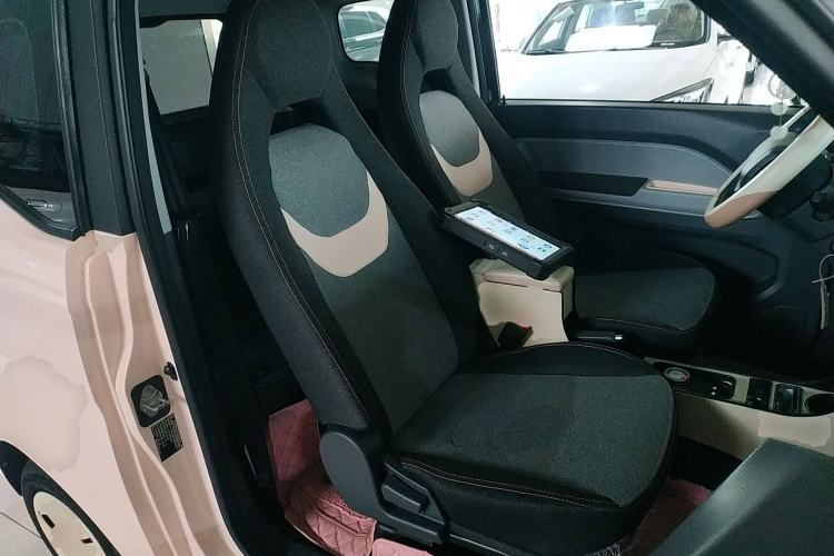 Used Chery QQ Ice Cream 2022 170km Sundae Phosphate Lithium-Ion Right Front Seat