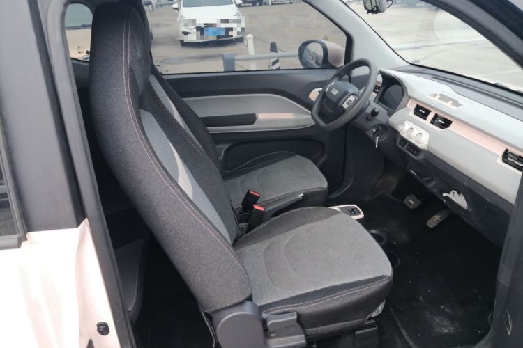 Used Chery QQ Ice Cream 2022 170km Sundae Phosphate Lithium-Ion Right Front Seat