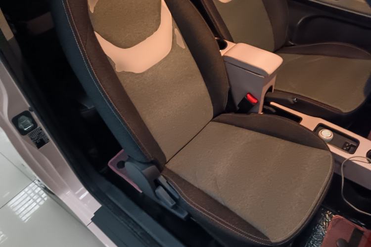 Used Chery QQ Ice Cream 2022 Taohuanxi Sweet Peach Edition Right Front Seat