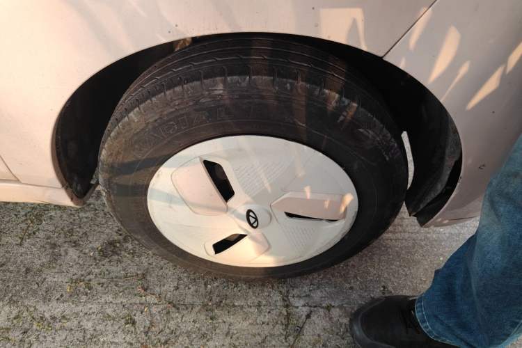Used Chery QQ Ice Cream 2022 170km Sundae Phosphate Lithium-Ion Right Front Wheel Hub