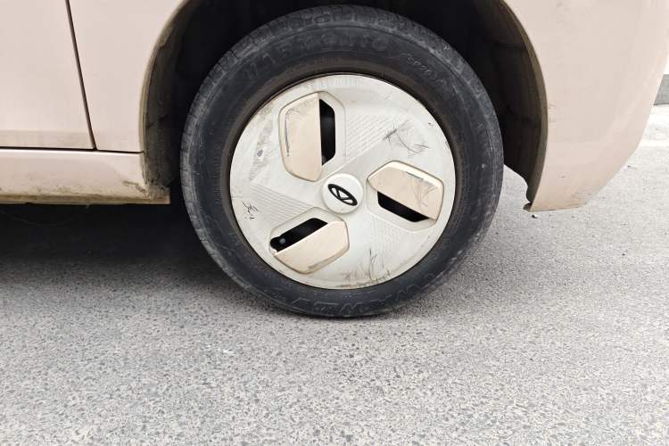 Used Chery QQ Ice Cream 2022 120km Conical Shape Lithium Iron Phosphate Right Front Wheel Hub