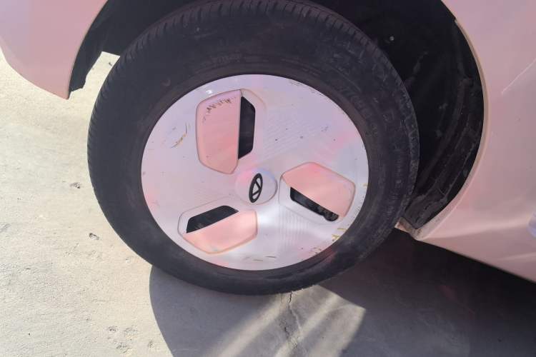 Used Chery QQ Ice Cream 2022 170km Sundae Phosphate Lithium-Ion Right Rear Wheel Hub