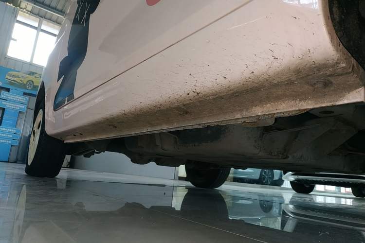 Used Chery QQ Ice Cream 2022 170km Sundae Phosphate Lithium-Ion Right Side Sill