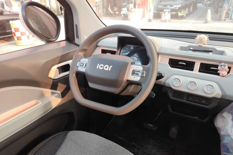 Used Chery QQ Ice Cream 2022 170km Sundae Phosphate Lithium-Ion Steering Wheel