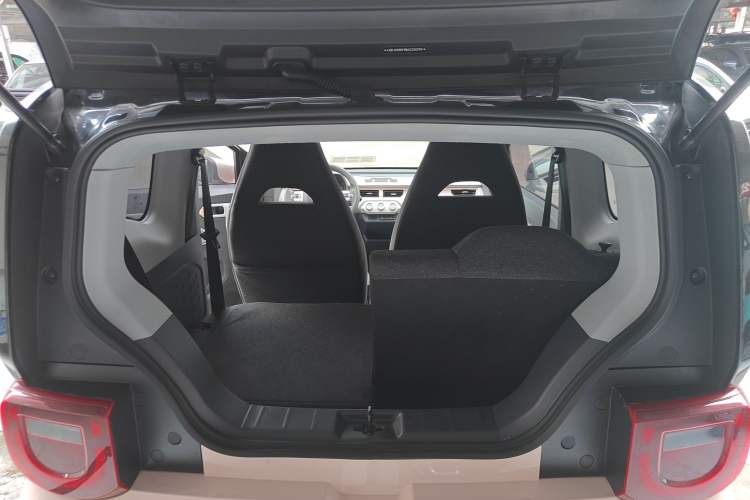 Used Chery QQ Ice Cream 2022 170km Sundae Phosphate Lithium-Ion Trunk