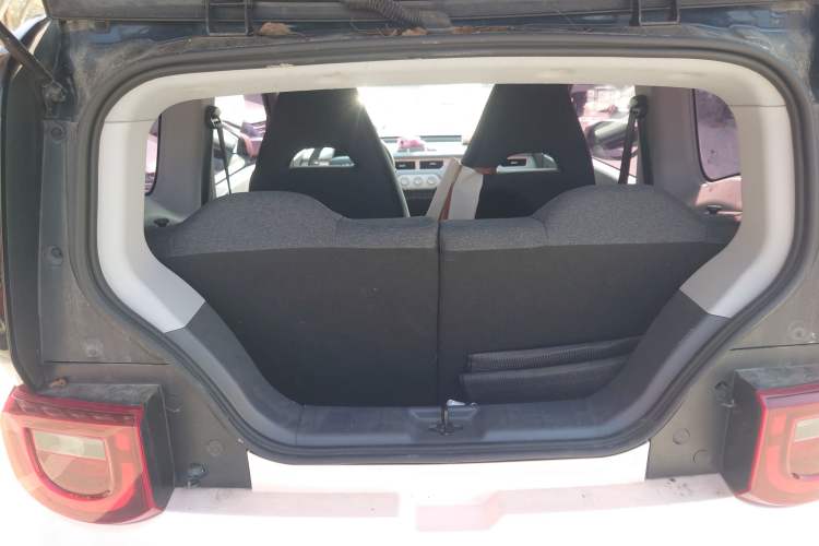 Used Chery QQ Ice Cream 2022 170km Sundae Phosphate Lithium-Ion Trunk