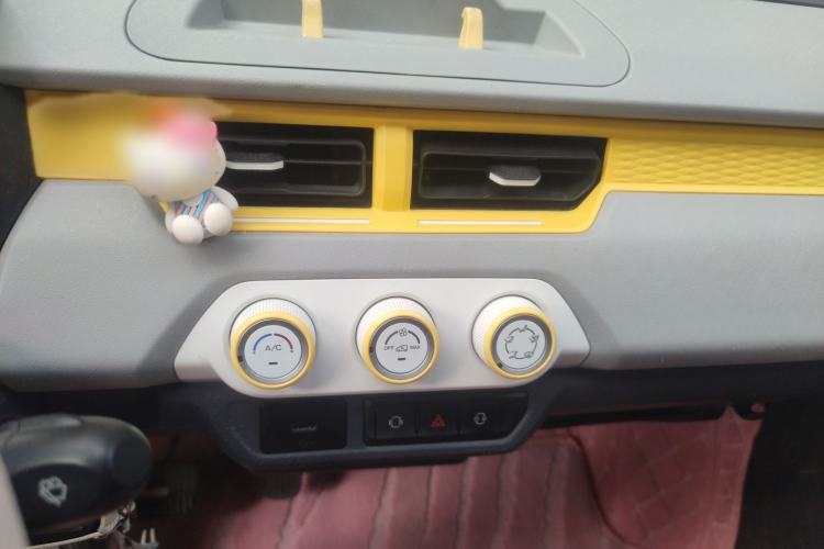 Used Chery QQ Ice Cream 2022 120km Conical Shape Lithium Iron Phosphate Audio And AC Panel
