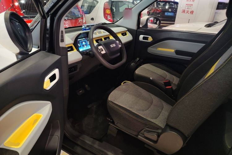 Used Chery QQ Ice Cream 2022 170km Sundae Phosphate Lithium-Ion Driver Seat