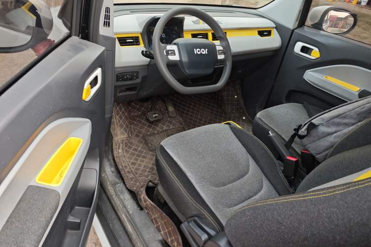 Used Chery QQ Ice Cream 2022 170km Sundae Phosphate Lithium-Ion Driver Seat