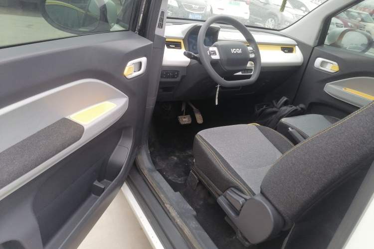 Used Chery QQ Ice Cream 2022 170km Sundae Phosphate Lithium-Ion Driver Seat