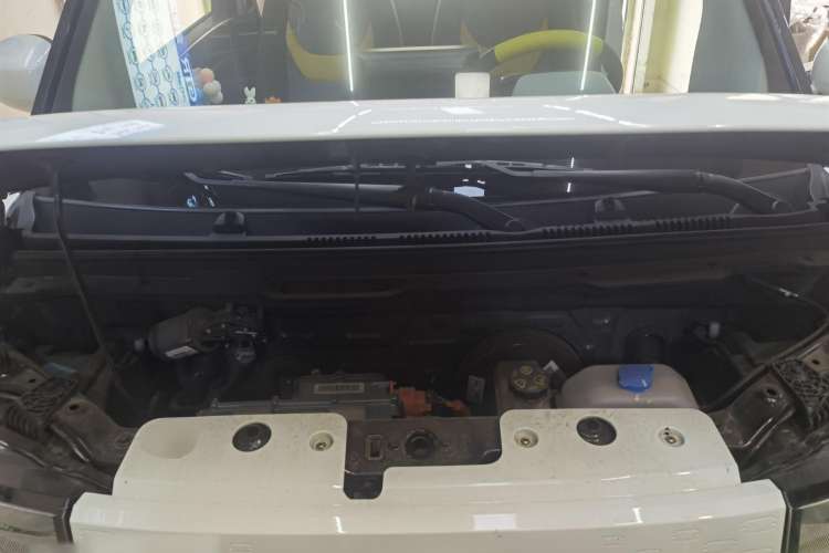 Used Chery QQ Ice Cream 2022 120km Milkshake Phosphate Lithium-Iron Engine Bay