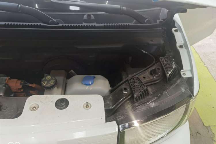 Used Chery QQ Ice Cream 2022 120km Milkshake Phosphate Lithium-Iron Engine Bay Left