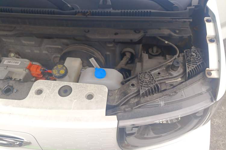Used Chery QQ Ice Cream 2022 120km Conical Shape Lithium Iron Phosphate Engine Bay Left