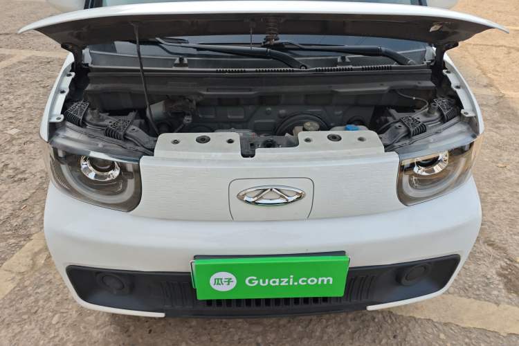 Used Chery QQ Ice Cream 2022 170km Sundae Phosphate Lithium-Ion Engine Bay
