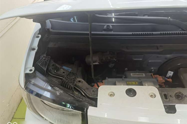 Used Chery QQ Ice Cream 2022 120km Milkshake Phosphate Lithium-Iron Engine Bay Right