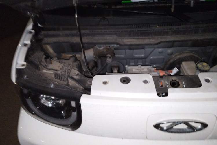 Used Chery QQ Ice Cream 2022 170km Sundae Phosphate Lithium-Ion Engine Bay Right