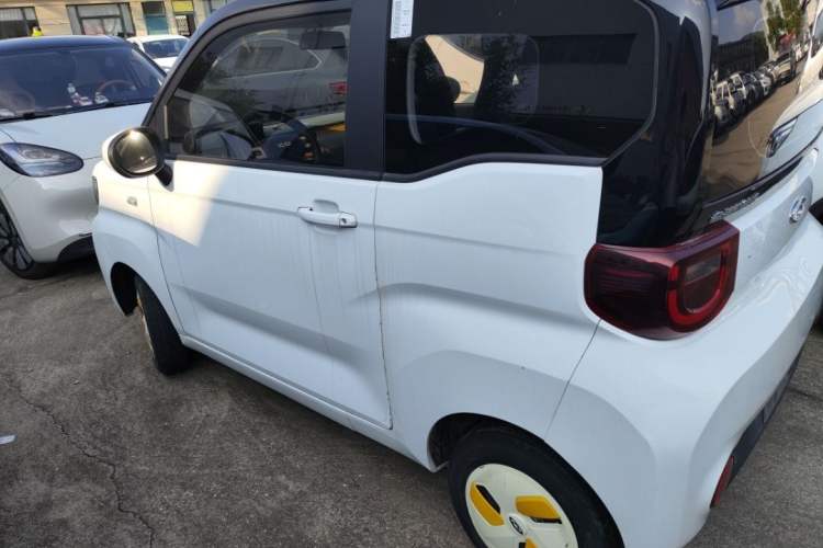Used Chery QQ Ice Cream 2022 170km Sundae Phosphate Lithium-Ion Exterior 3