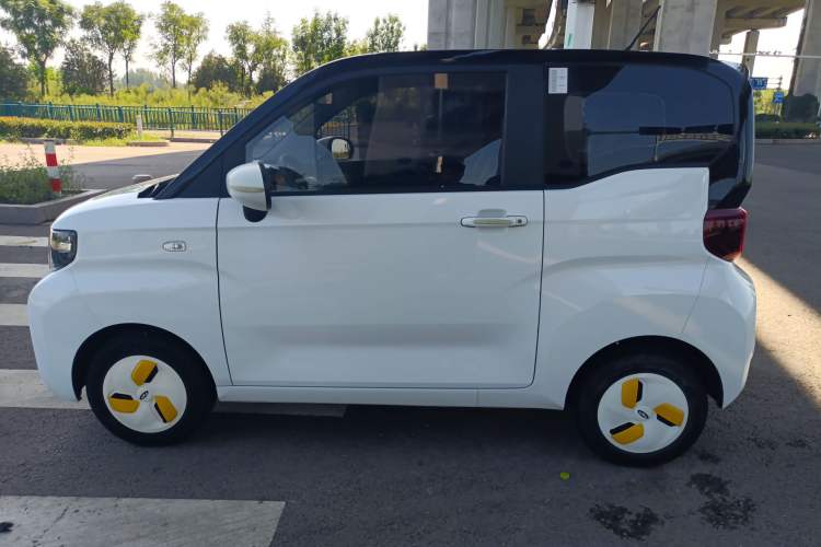 Used Chery QQ Ice Cream 2022 170km Sundae Phosphate Lithium-Ion Exterior 3