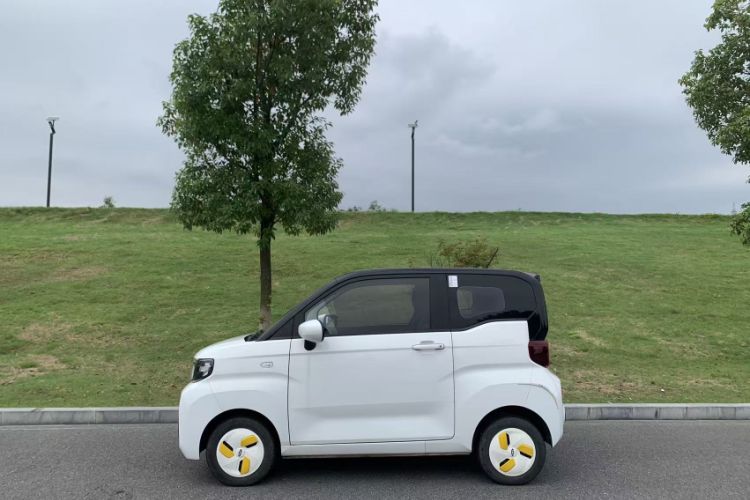 Used Chery QQ Ice Cream 2022 170km Sundae Phosphate Lithium-Ion Exterior 3