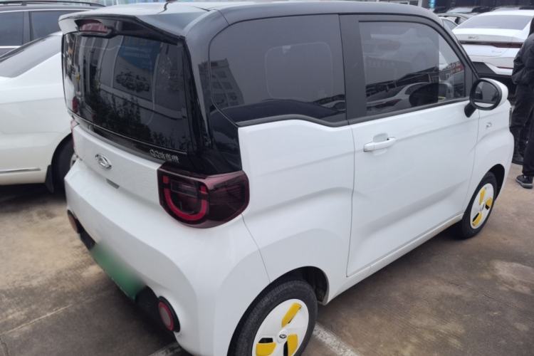 Used Chery QQ Ice Cream 2022 170km Sundae Phosphate Lithium-Ion Exterior 3